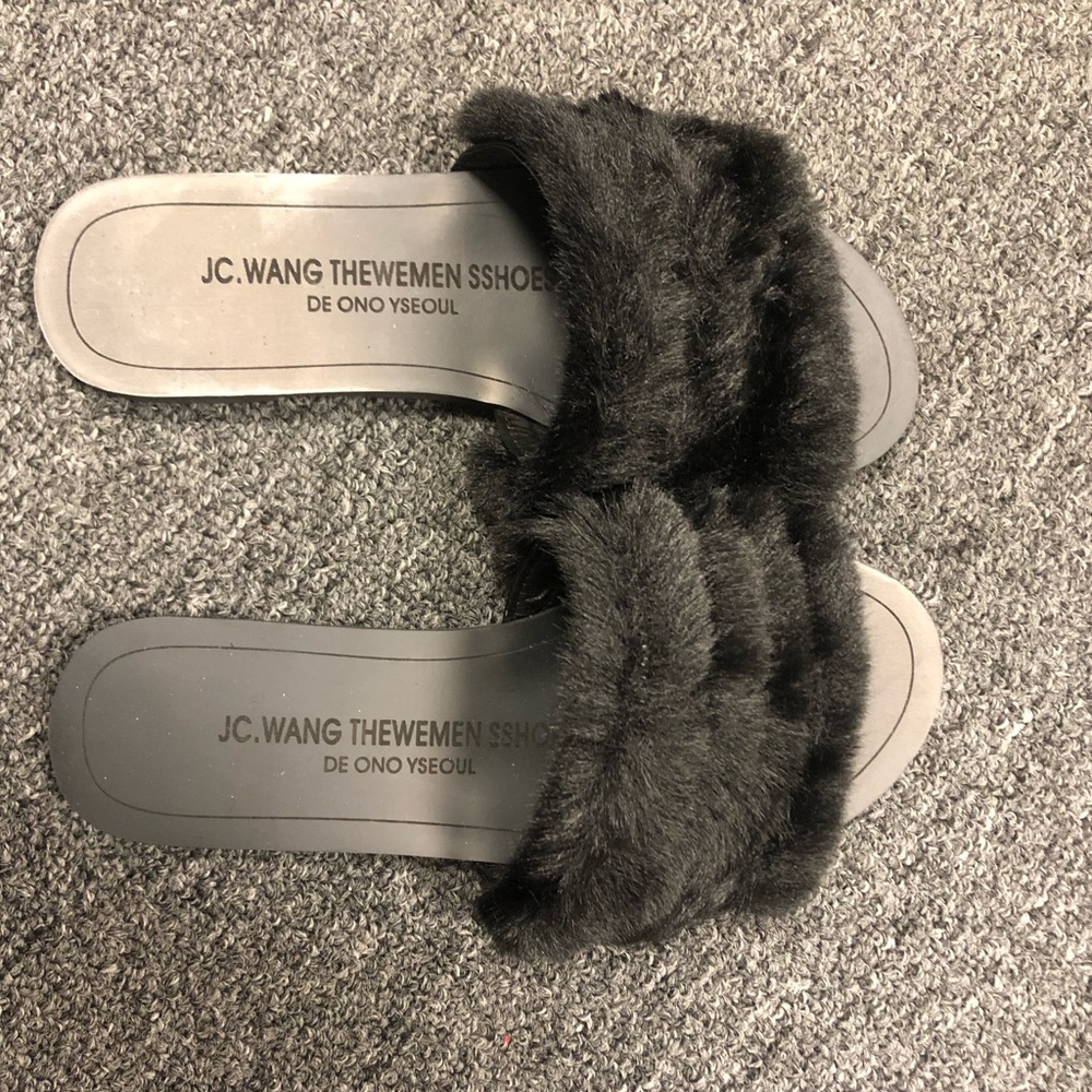New! Black/Ivory sandals